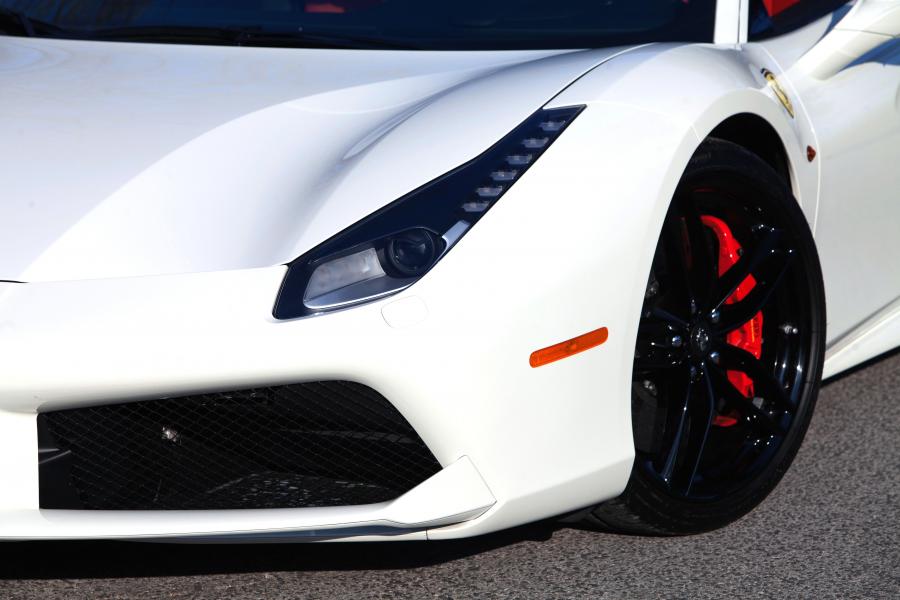 Детали экстерьера Ferrari 488 GTB 2015 года  (NA) (фото 32 из 42)